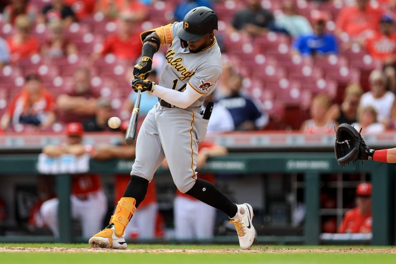 Pirates score 3 runs in the 10th inning, beat the Cardinals 4-2