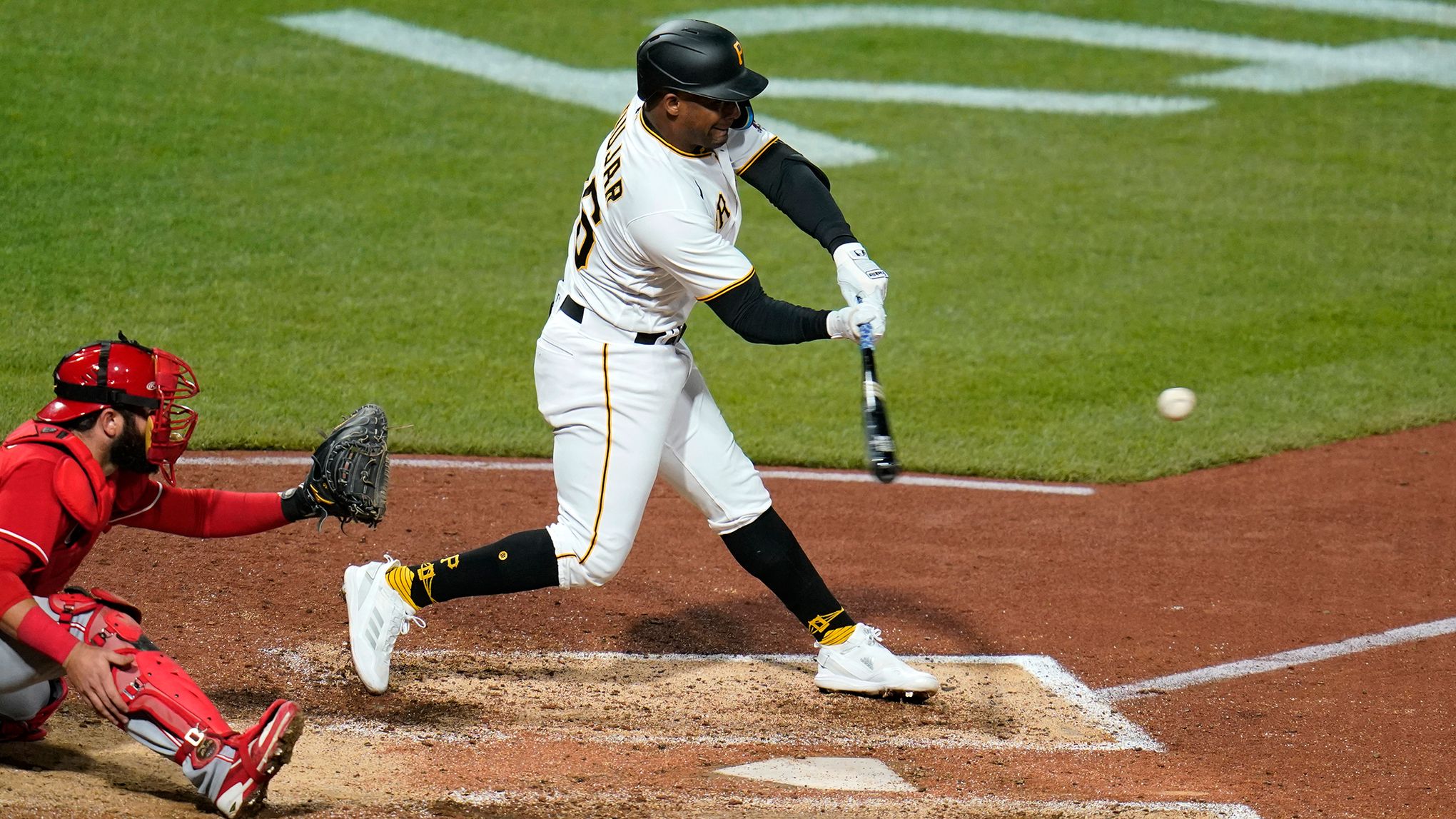 Miguel Andujar makes solid debut for Pirates, who ride 13-hit effort to  beat Reds