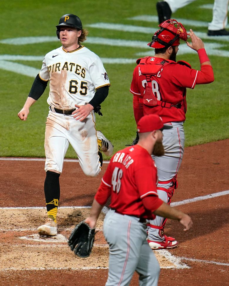 Andújar's bases-clearing double lifts Pirates over Reds 4-1