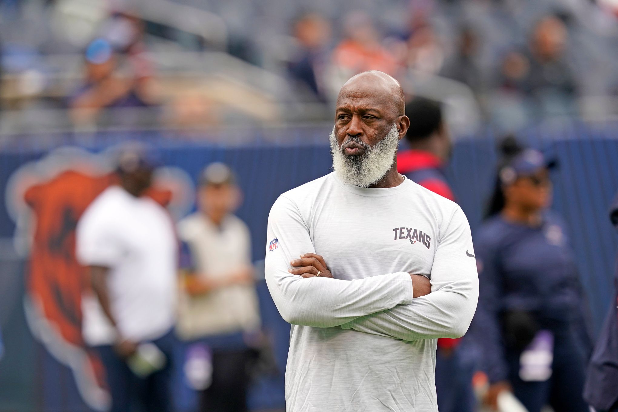 Lovie Smith wants to hand the Chicago Bears the number 1 pick