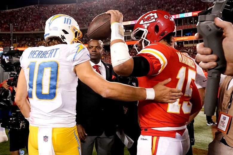 Kansas City Chiefs defensive tackle Brandon Williams (66) walks