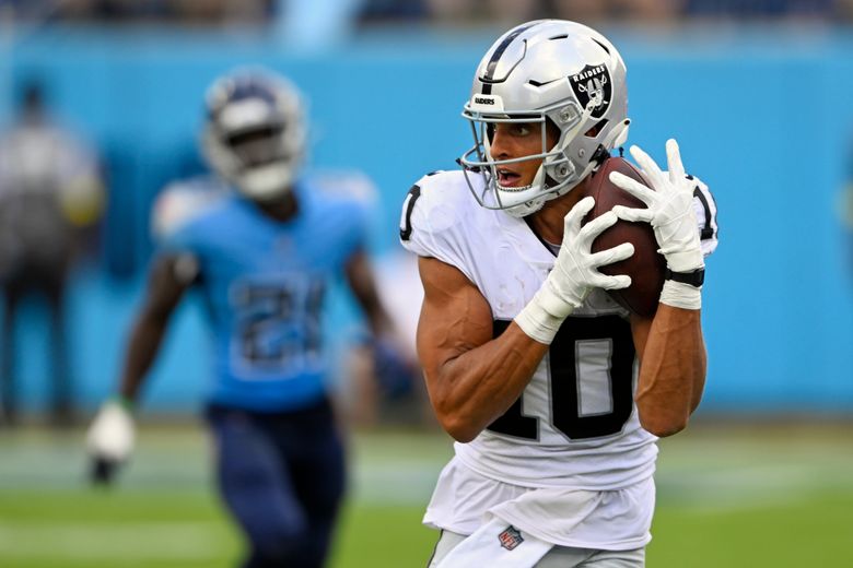 Raiders' Mack Hollins relishes role as 'weird guy' in Vegas