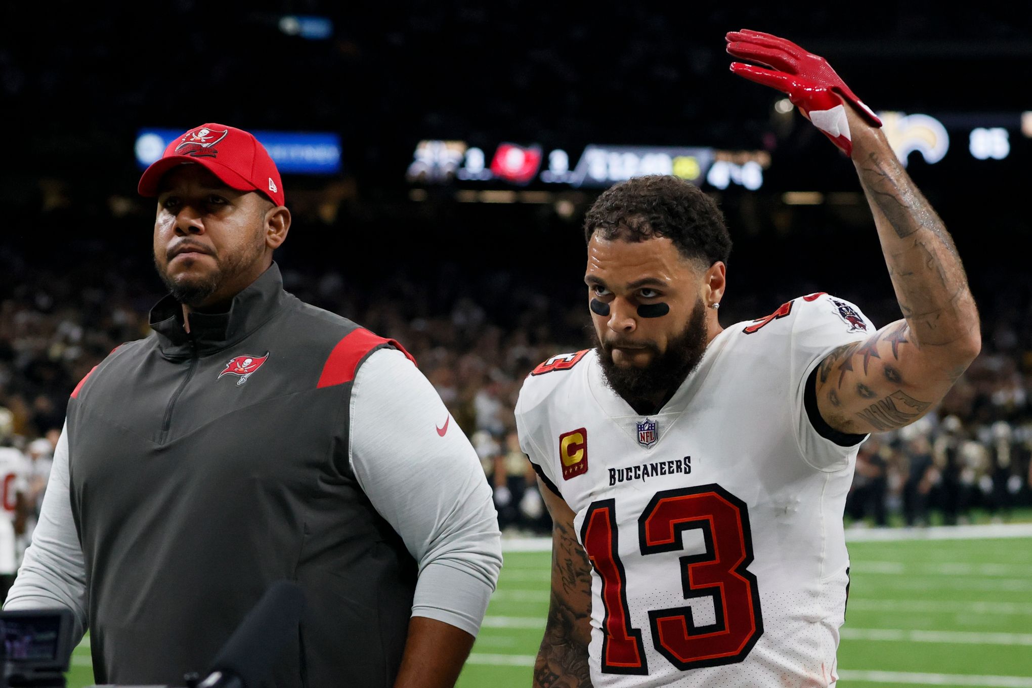 Tampa Bay Buccaneers wide receiver Mike Evans (13) looks at a