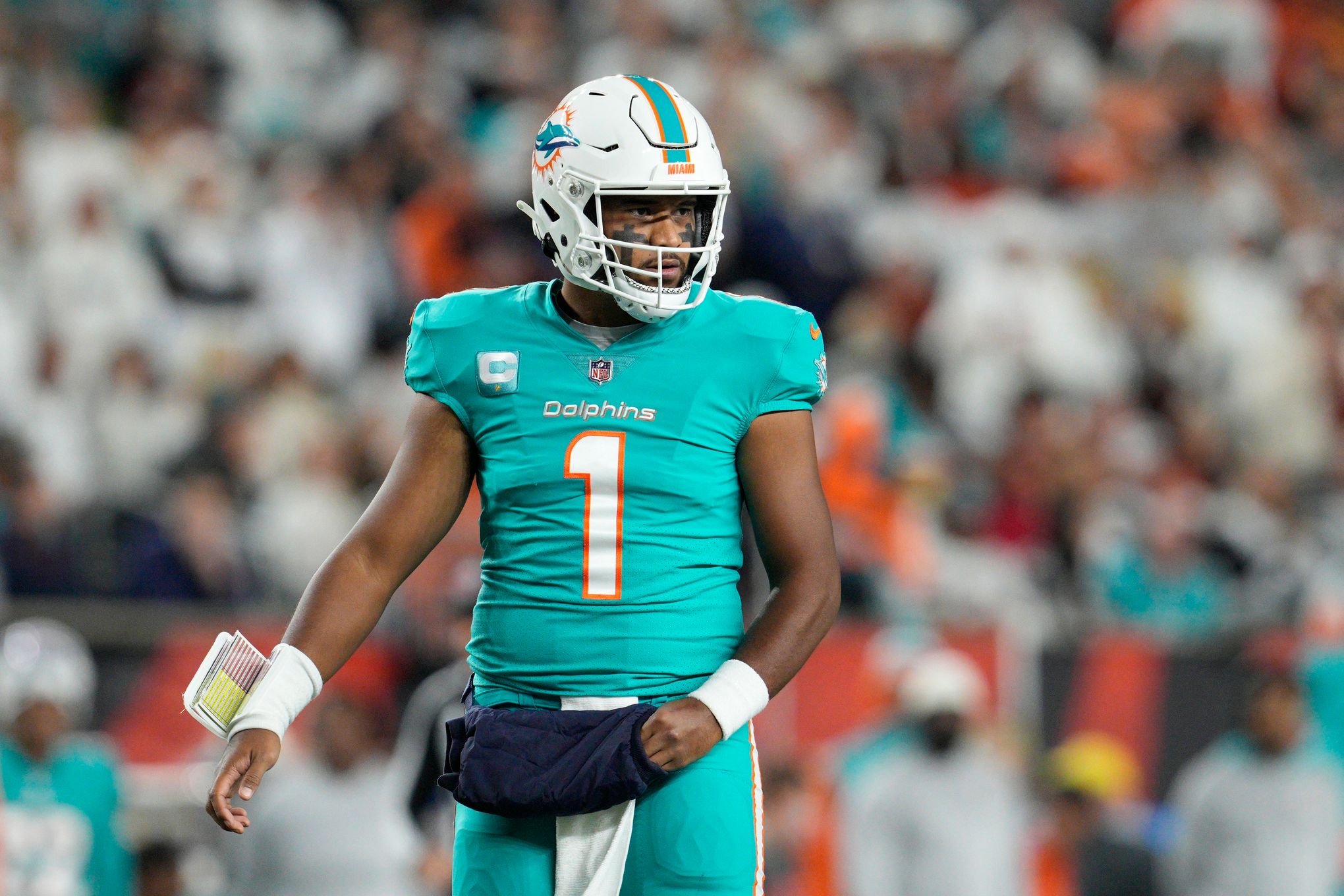 Tua Tagovailoa: Miami Dolphins to stand by young quarterback as starter in  2021 season, NFL News