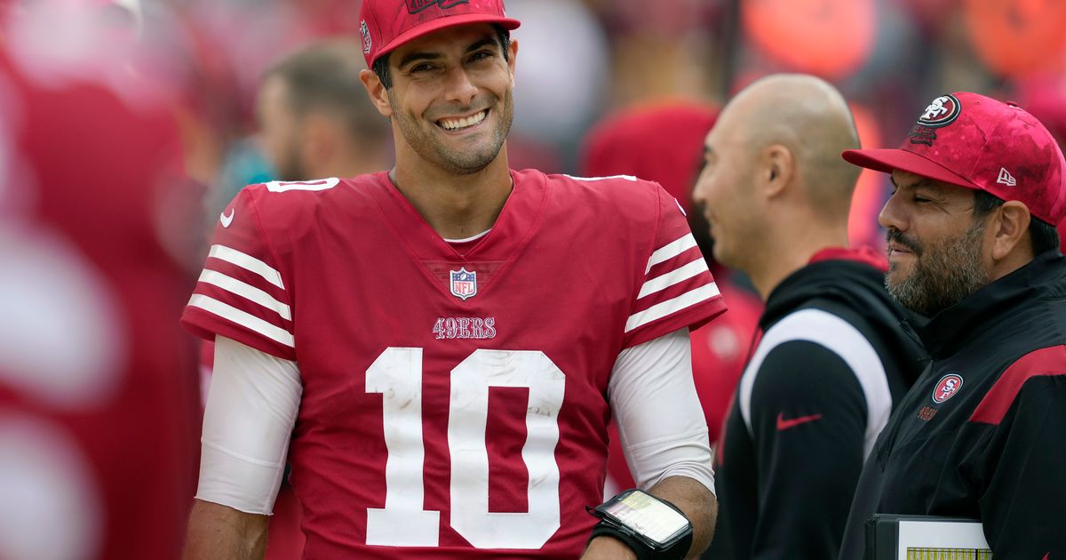 With 49ers' potent running game, quarterback Jimmy Garoppolo often doesn't  have to pass