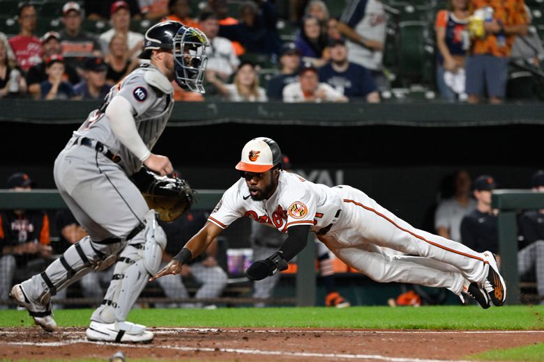 Orioles' rookie Kyle Stowers hits first career HR with 2 outs and