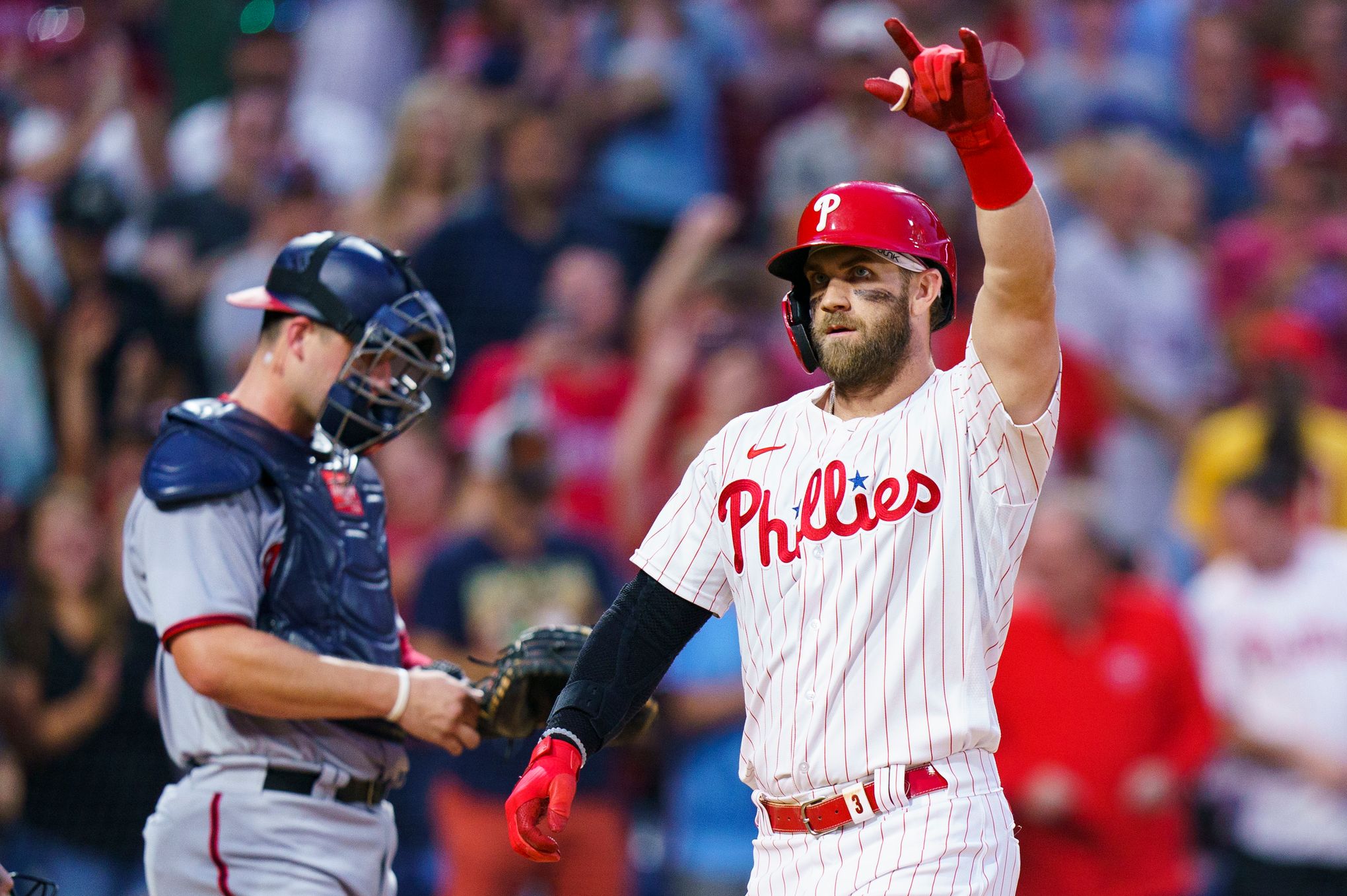 Kyle Schwarber homers twice, but Phillies lose to Nationals