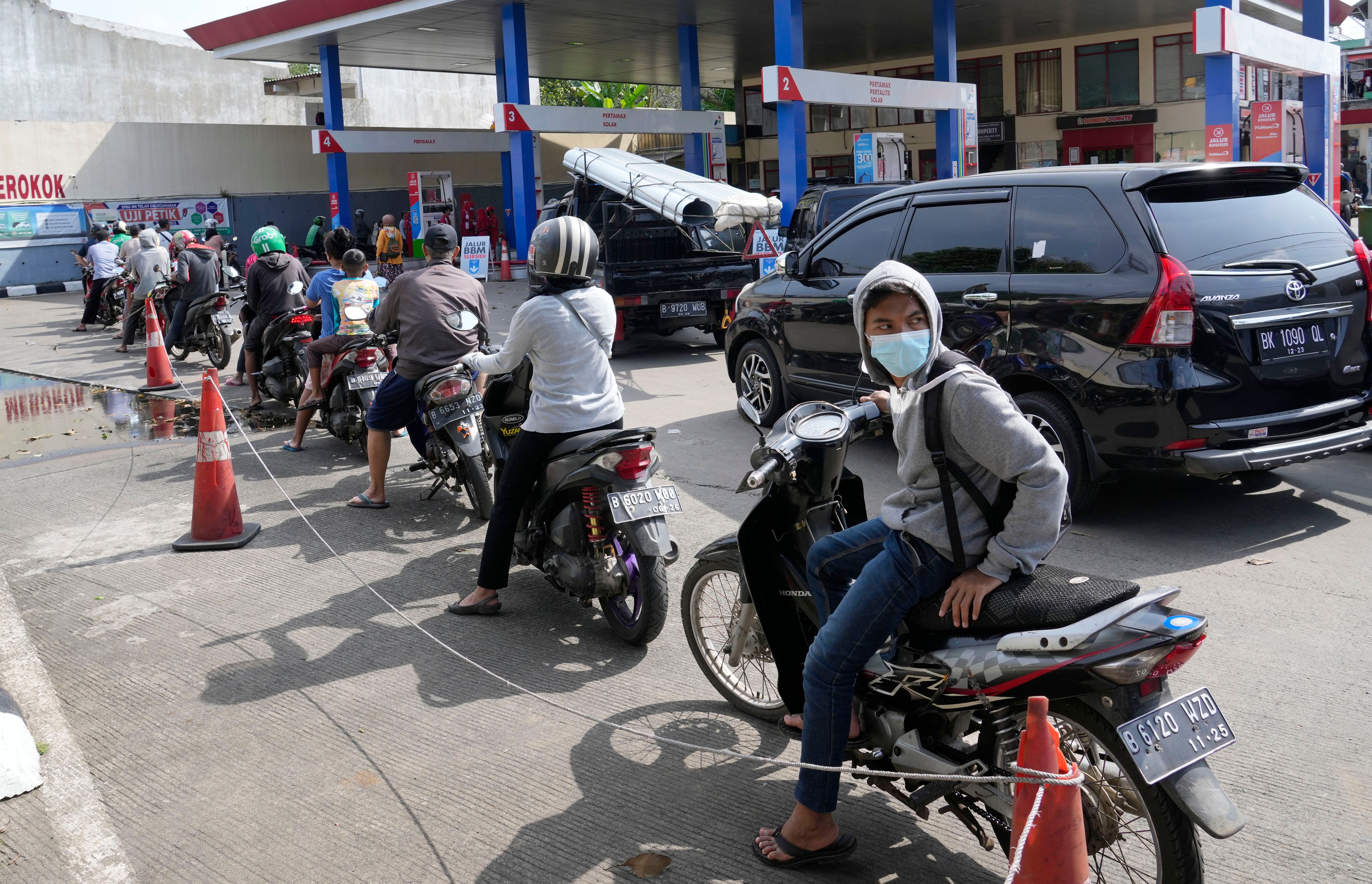 Indonesia fuel price hike impact on transport