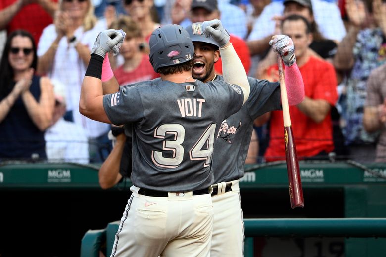 Luke Voit hits his second homer with the Nationals