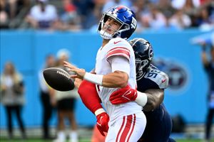 Azeez Ojulari ignites Giants pass rush as defense preserves tie