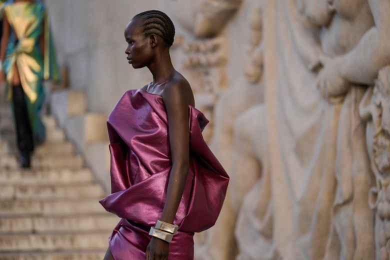 The Other Paris Wrap: Dior on the Champs-Elysées – France