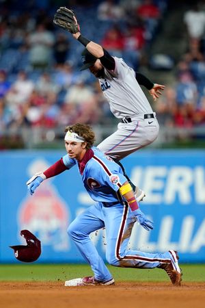 Rhys Hoskins' big error leads to Phillies' loss to Marlins - CBS  Philadelphia