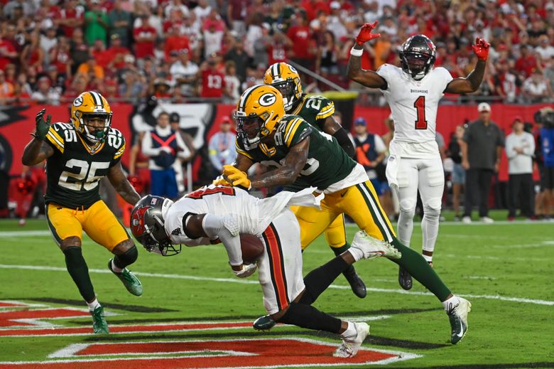 Rodgers throws for 2 TDs, Packers hold off Brady, Bucs 14-12 - Seattle  Sports