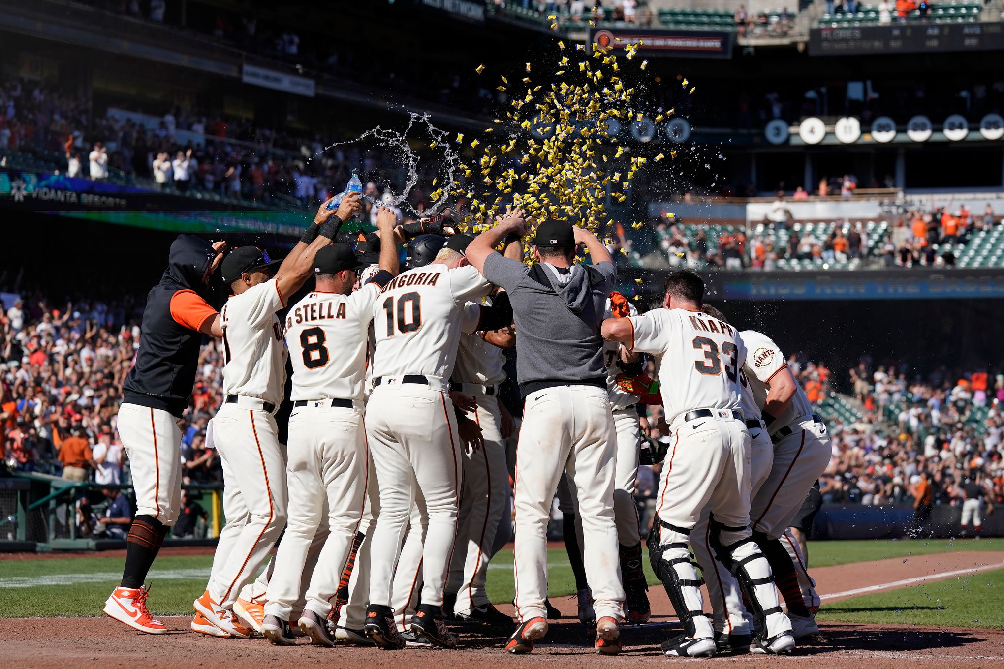 SF Giants' skid continues vs. Phillies, fall into final wild card spot