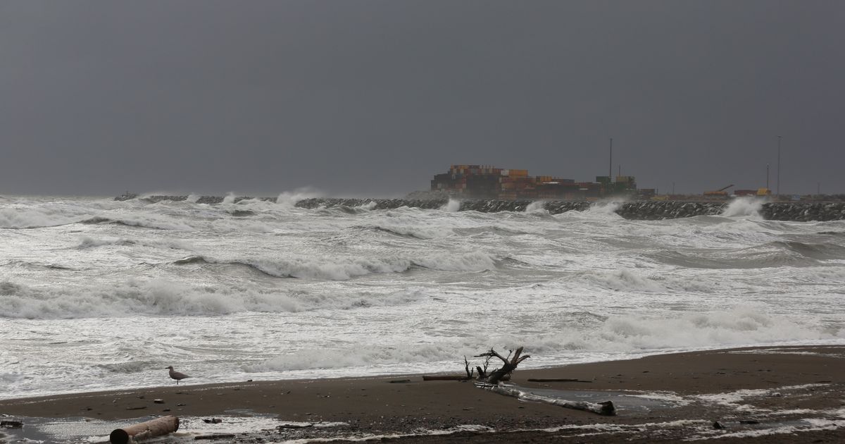 Alaska braces for floods, power outages as huge storm nears The