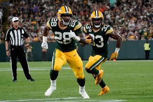 Rodgers, Packers lean on Jones, take care of Bears 27-10 - The San