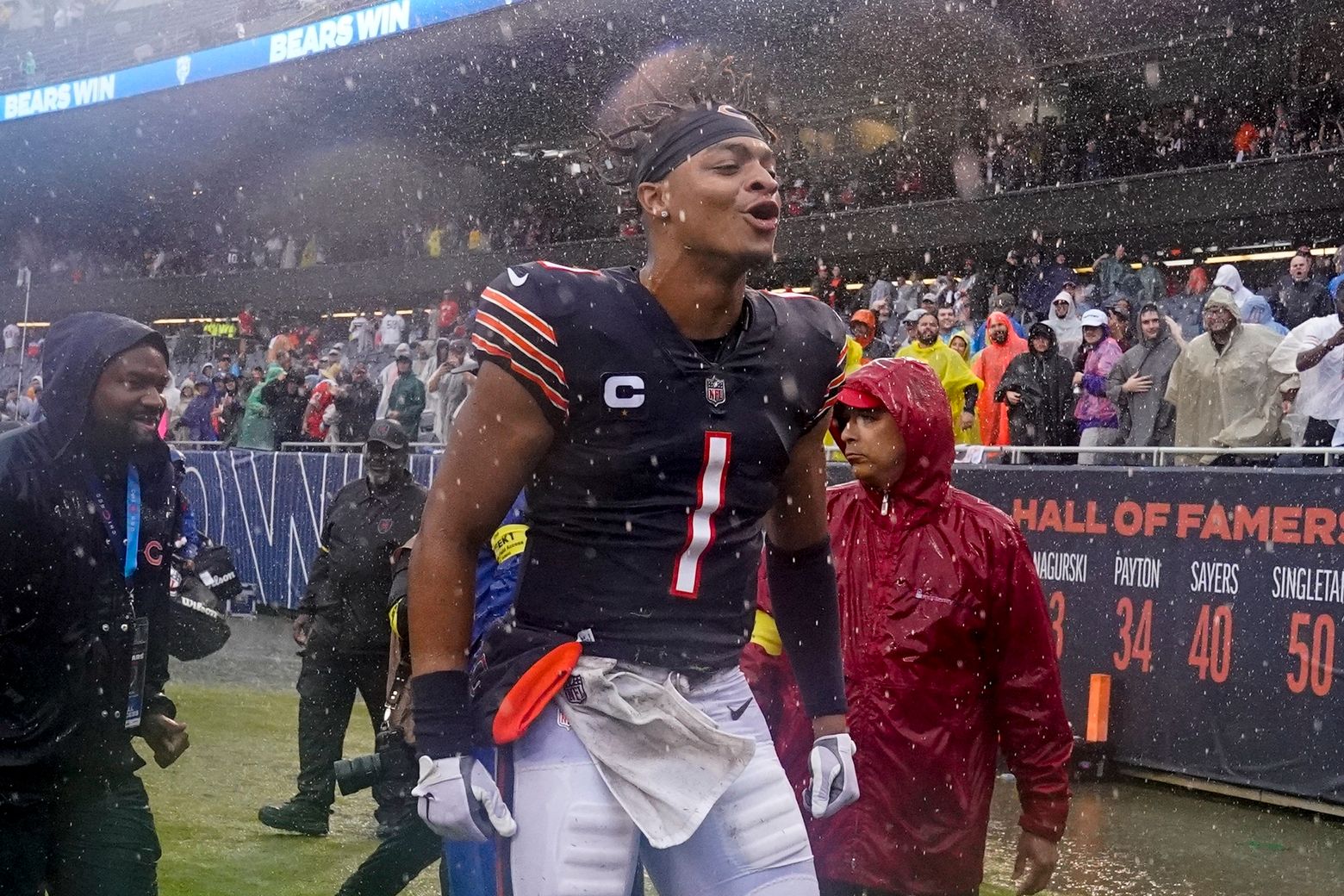 Bears' Equanimeous St. Brown confident Chicago is on the 'verge of having a  great team'