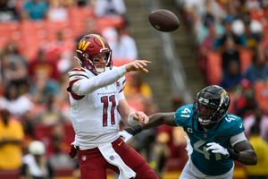 Wentz tosses 4 TDs, Commanders come back to beat Jaguars - The San Diego  Union-Tribune