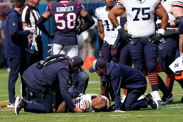 RB David Montgomery leaves Bears game with knee, ankle injuries