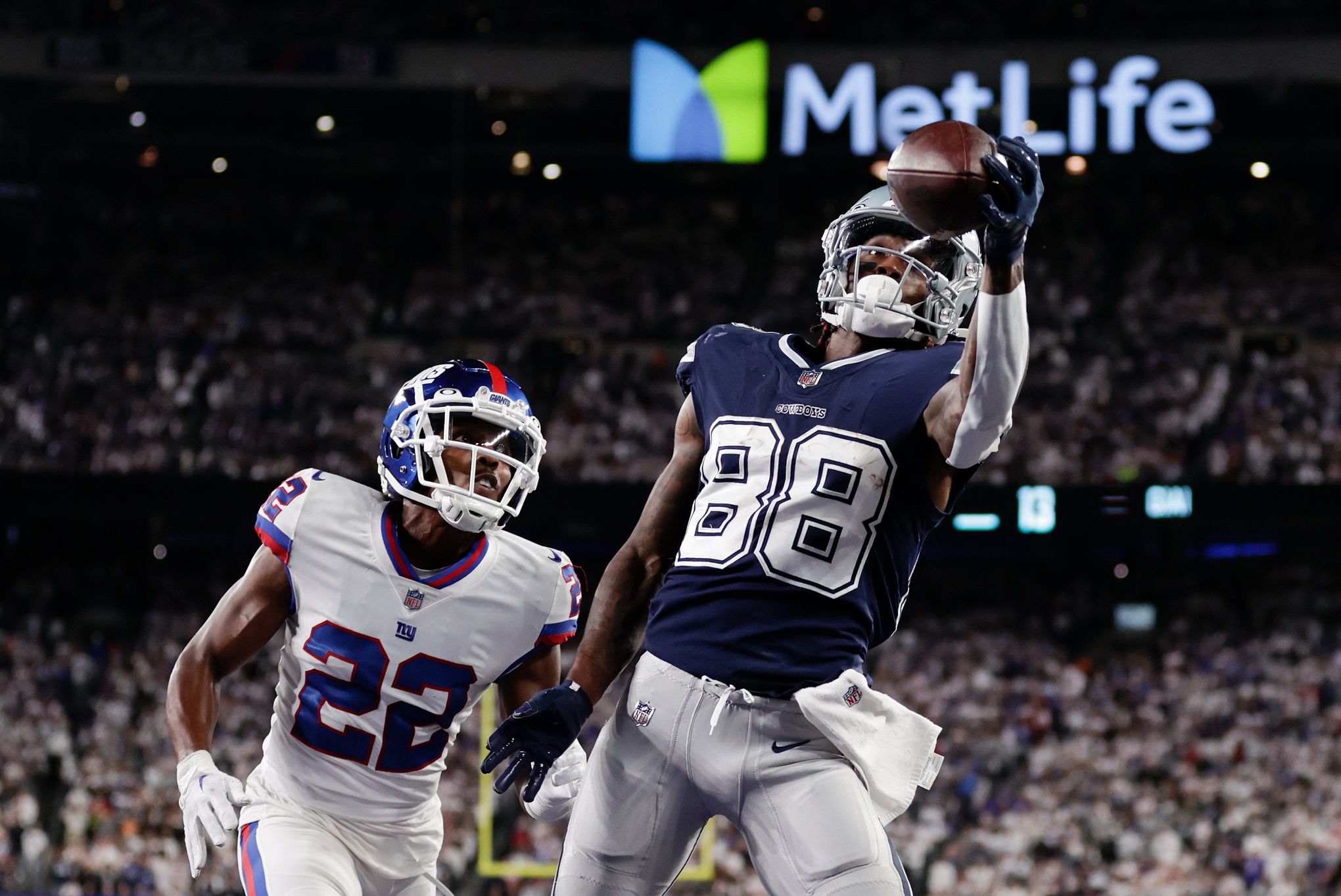 Giants handle their business, but Washington wins NFC East title