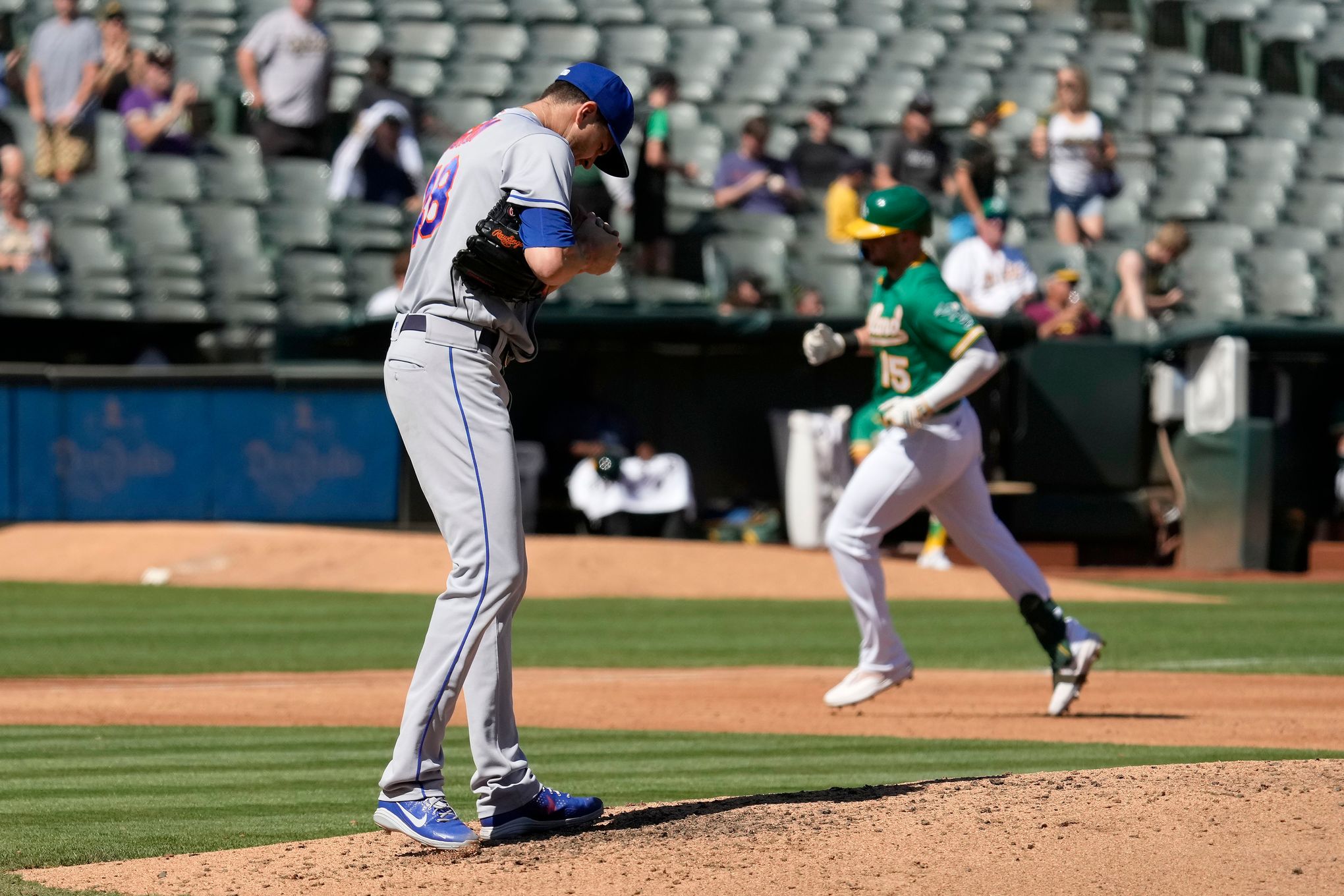 Mets ace Jacob deGrom strikes out five of six batters faced in