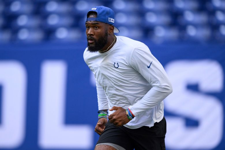 Colts' Leonard will miss start of camp after back surgery