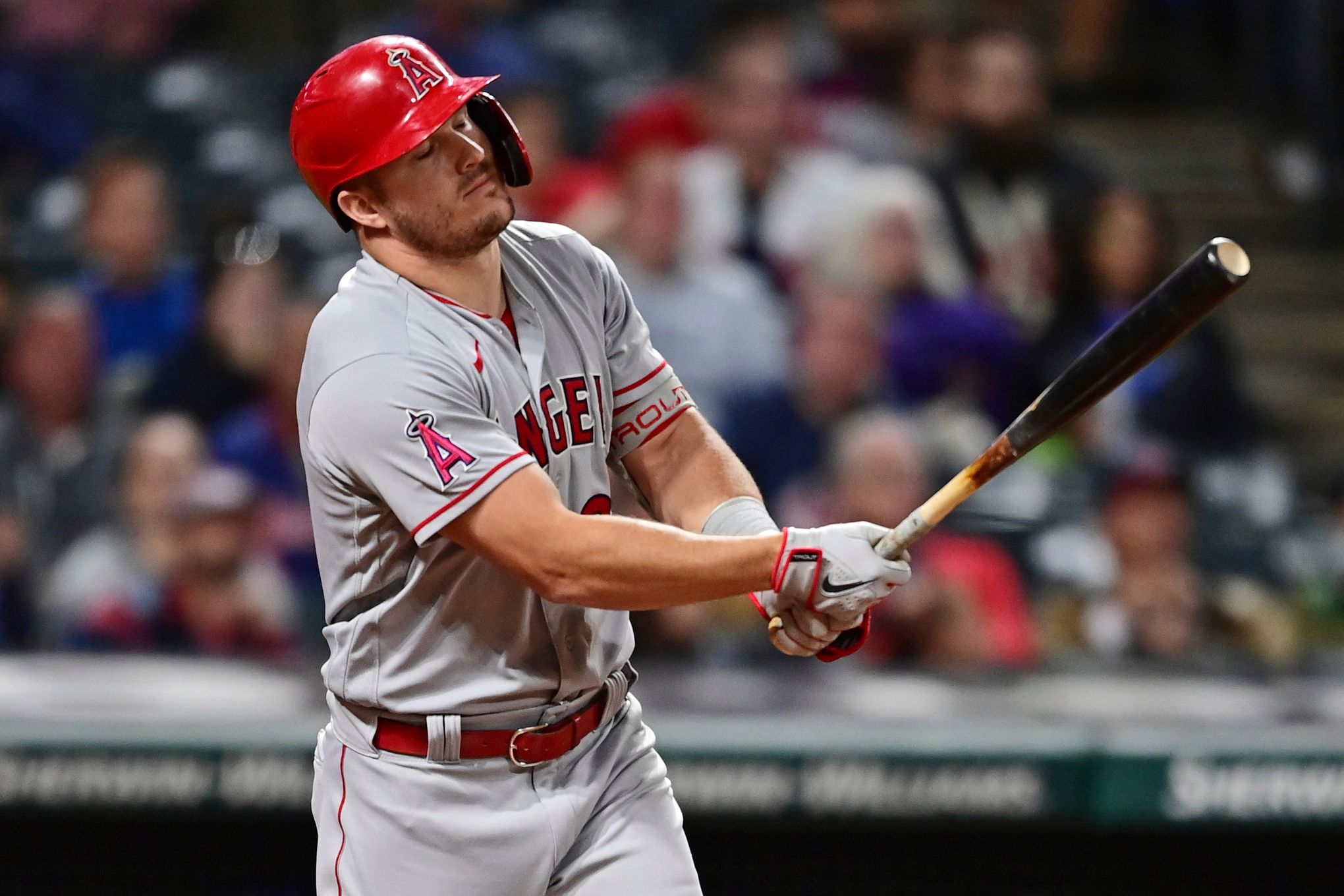 Oscar Gonzalez hits go-ahead home run vs. Angels