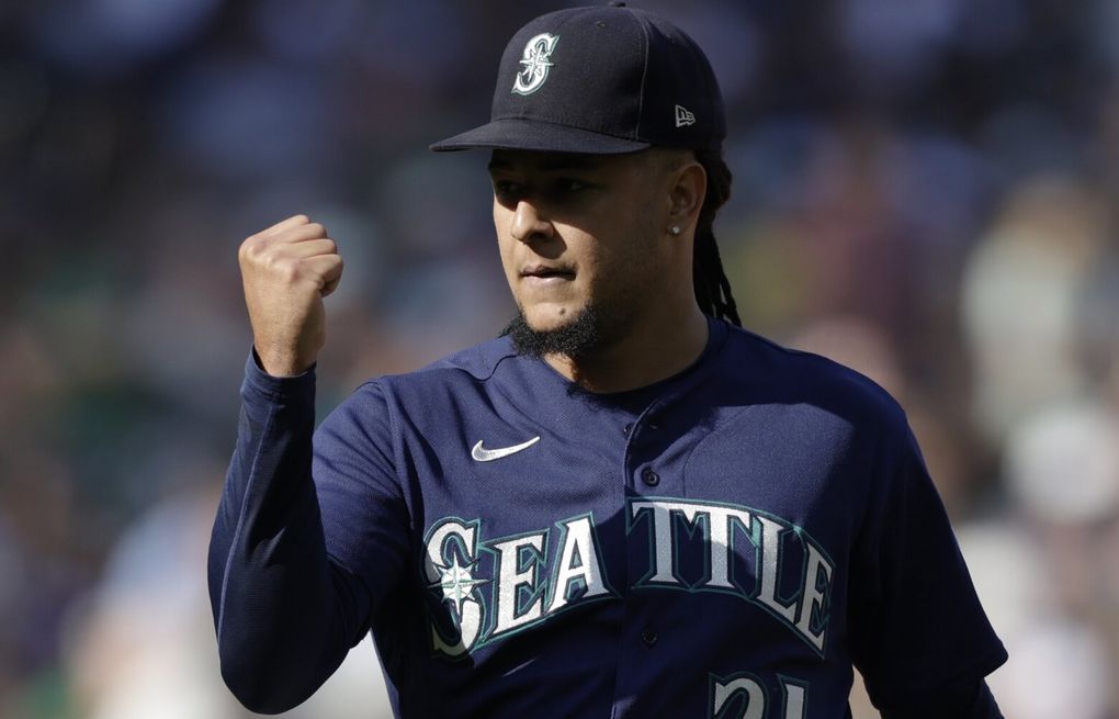 Mariners' Luis Castillo goes viral for throwing 47 straight fastballs in  domination of White Sox