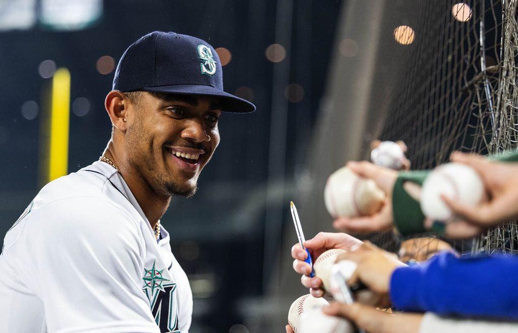 Drayer: All eyes now on Mariners OF -- and Julio Rodríguez's role in it -  Seattle Sports