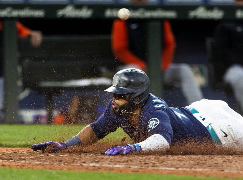 M's sweep Tigers in doubleheader, set playoff date at Toronto