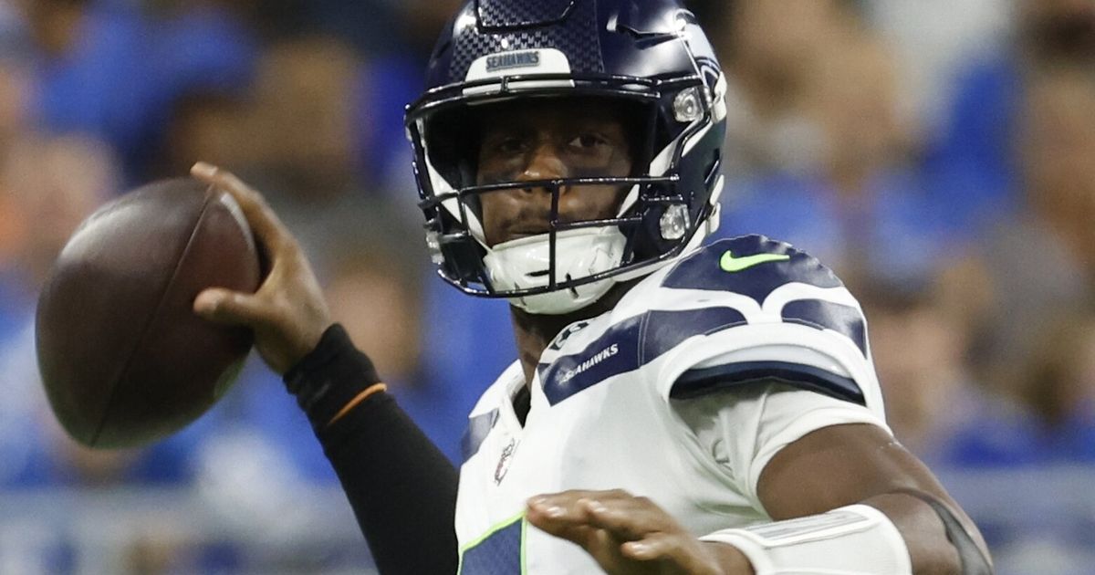 Seattle Seahawks Show Commitment To Geno Smith By Passing On