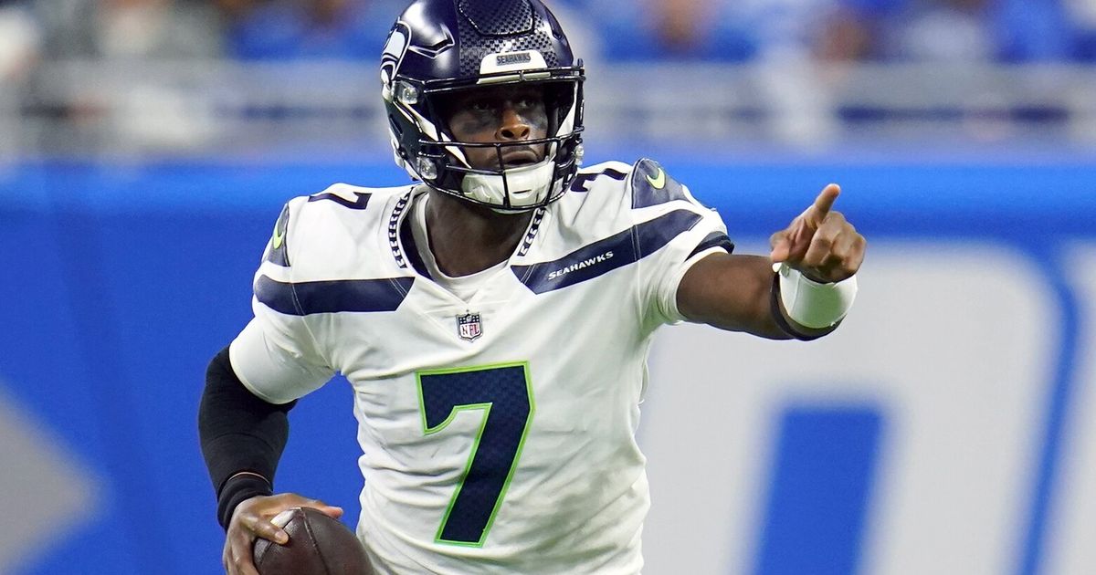 Seahawks QB Geno Smith named NFC Offensive Player of the Month