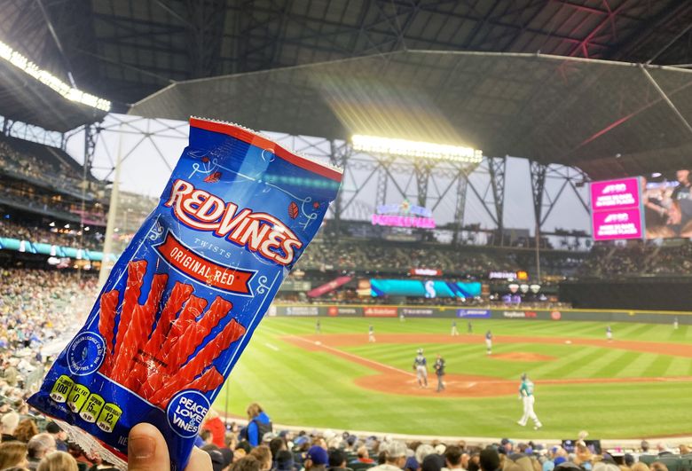 Going to a Mariners game on a budget? Here are the best food and