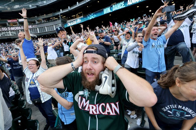 Mariners fans embrace rally shoes as Seattle completes wild