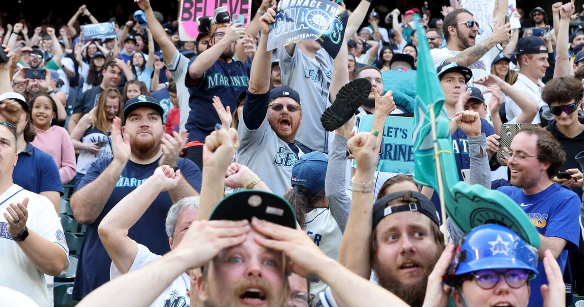 Social Media Reacts: Seahawks Celebrate Mariners Clinching Playoff Spot