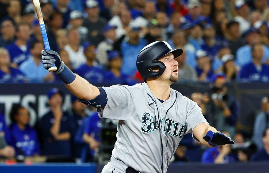 Snoqualmie teacher's tweet after Cal Raleigh's HR gets baseball world's  attention, Mariners