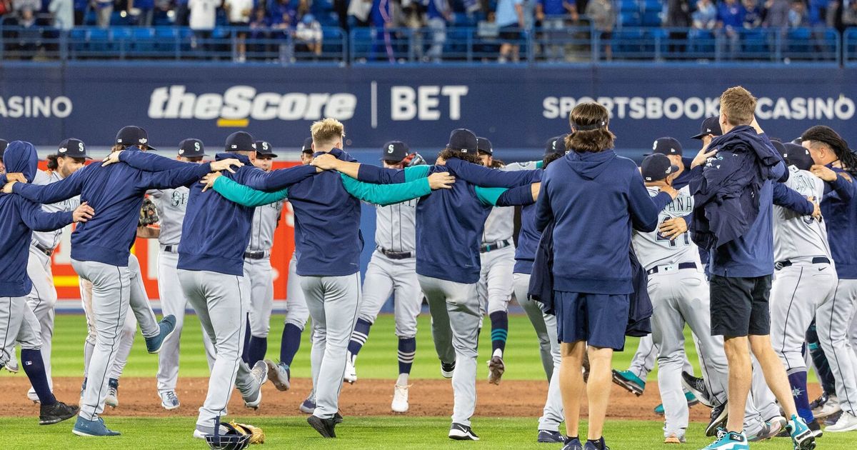 Social Media Reacts: Seahawks Celebrate Mariners Clinching Playoff Spot