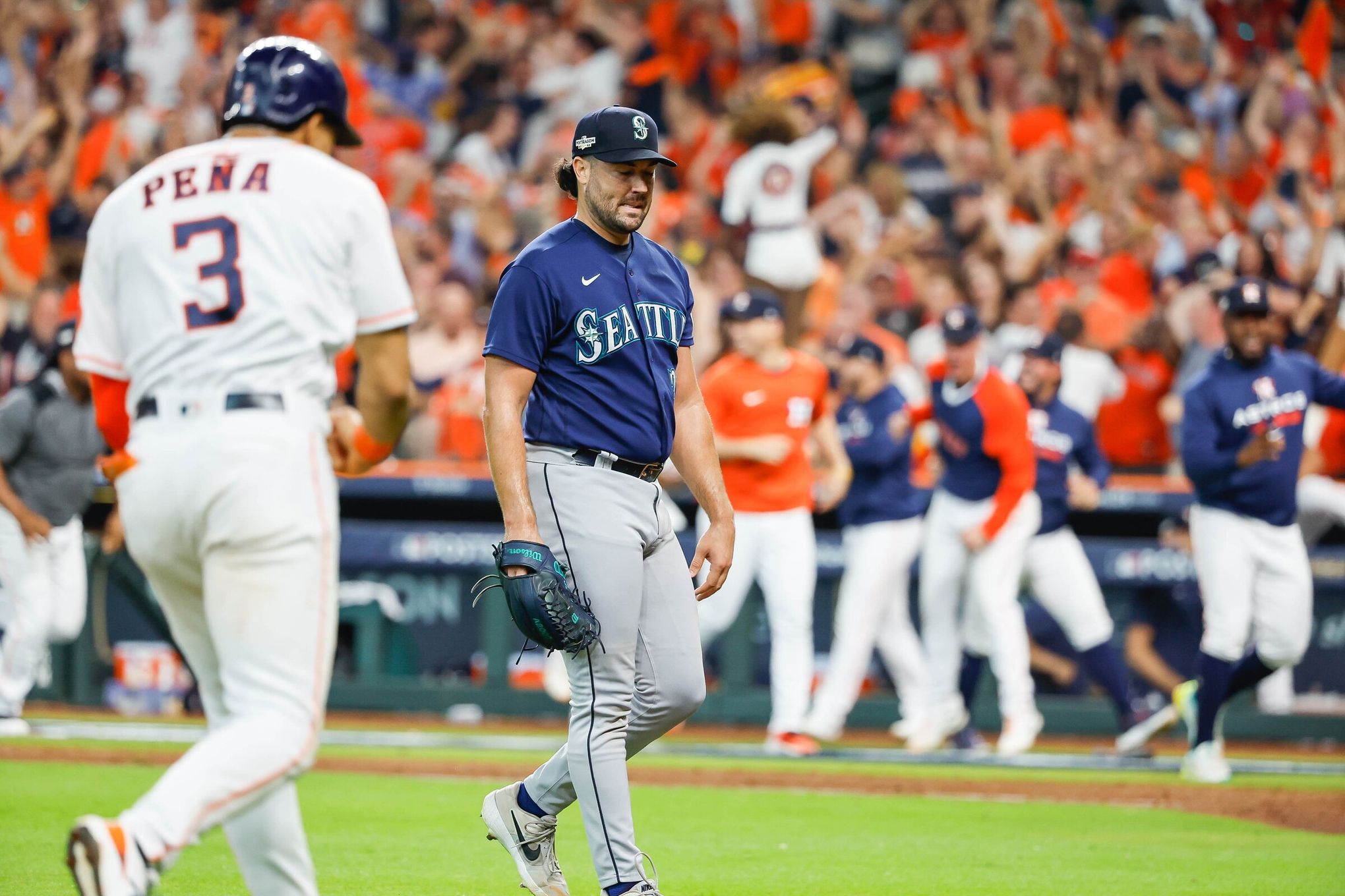 Robbie Ray's stats vs. Astros prove Mariners' Scott Servais made the worst  possible decision