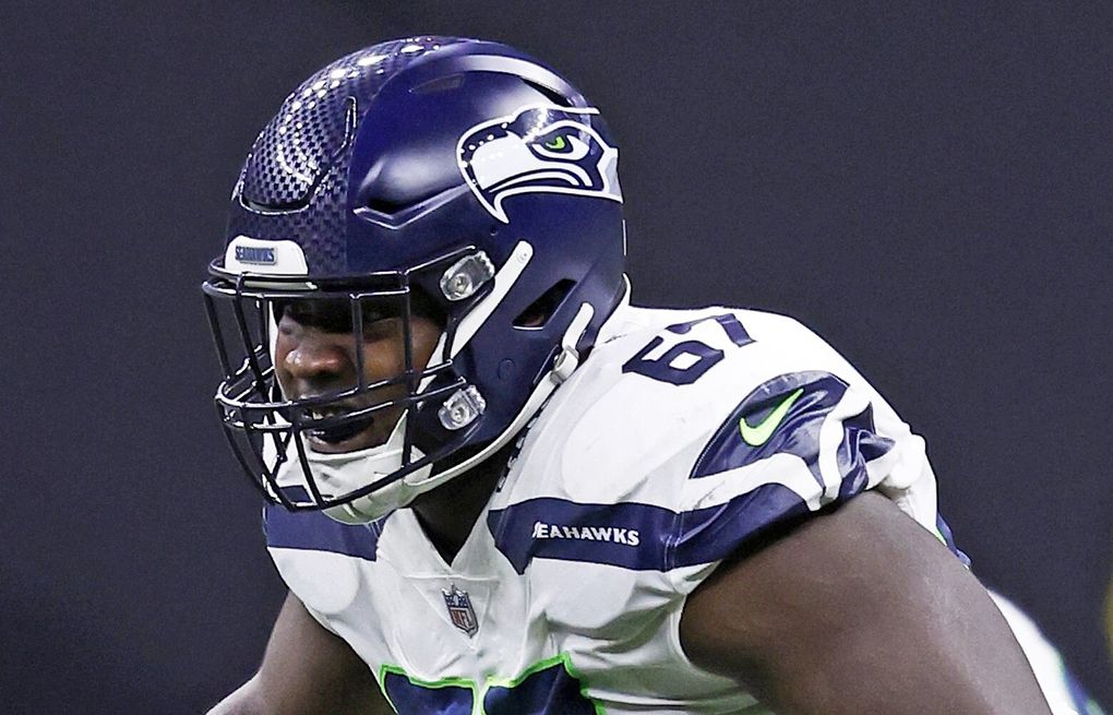 Charles Cross inks contract with Seahawks while serving as his own agent