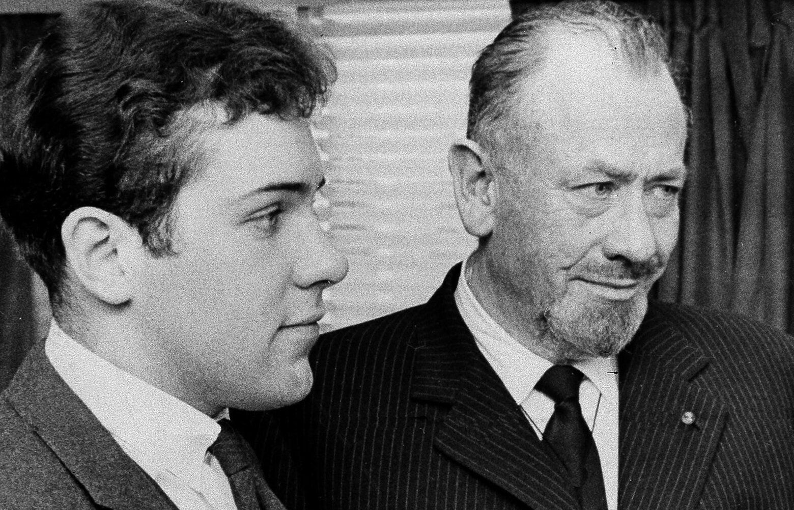 上品なファッション sells son to letter tender Steinbeck's for $32,000 than more 洋書、外国語書籍