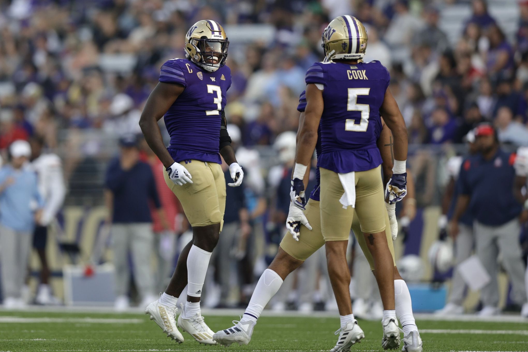 son elegibles los washington huskies bowl