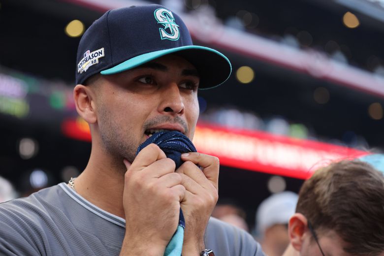 Seattle Mariners try to keep fans in the game with streaming practices,  virtual cheering and more – GeekWire