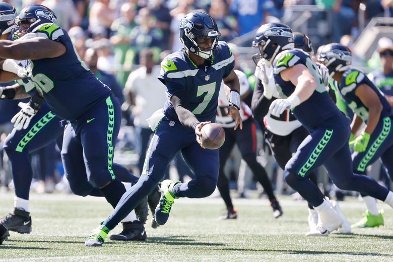 Geno Smith Injured, Seattle Seahawks Lead New York Giants at Halftime -  Sports Illustrated Seattle Seahawks News, Analysis and More