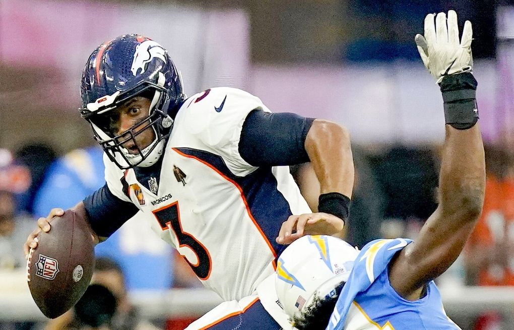 National media react to Russell Wilson's poor start with Broncos: 'He's  fallen off a cliff'