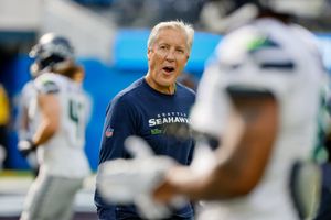 Seahawks move into first place in NFC West with win over Chargers