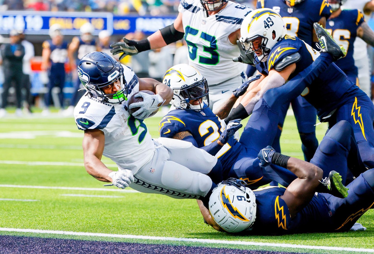 Seahawks defeat Chargers in third preseason game 23-15 - The Columbian