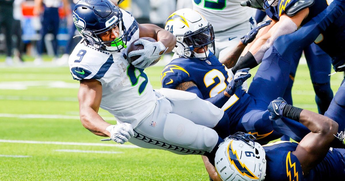 Marquise Goodwin of the Seattle Seahawks completes a touchdown