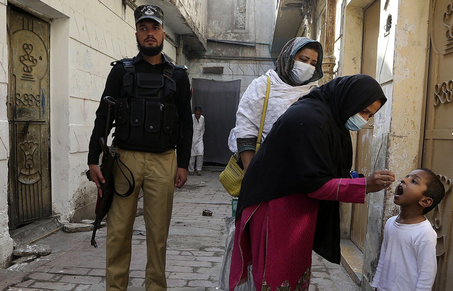 Pakistan Says Gunmen Killed Policeman Guarding Polio Workers | The ...