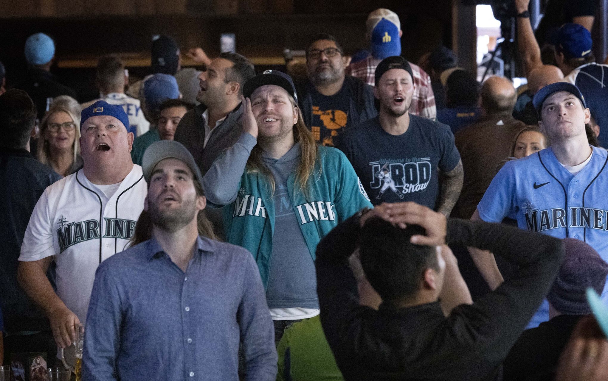 Fan shows his support for both Astros, Mariners in ALDS