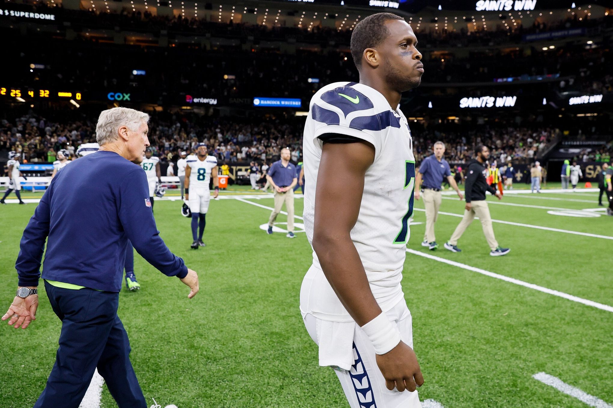 Seahawks' Pete Carroll says Geno Smith 'lucky' to escape serious injury  after 'dangerous' tackle